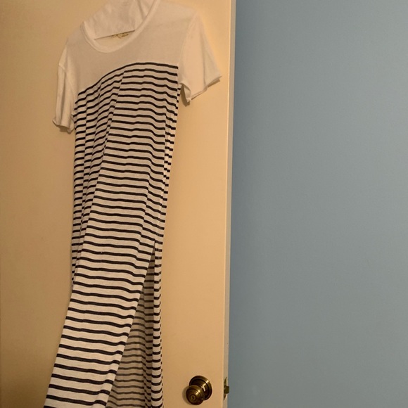 Maxi T-shirt dress - Picture 2 of 3